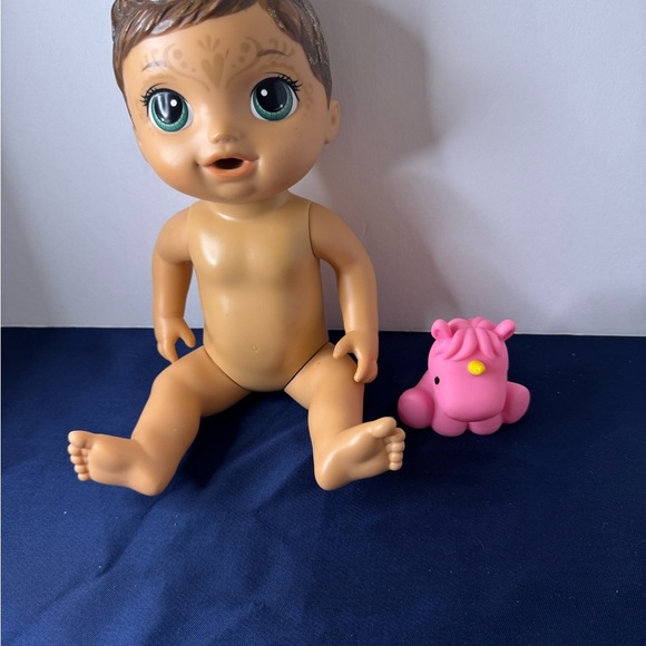 Baby Alive Doll with bath toy ! Fast Shipping  EUC - Picture 11 of 13